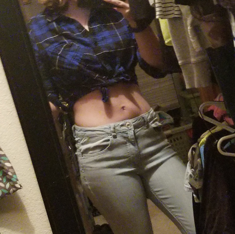 A beautiful blue crop top flannel